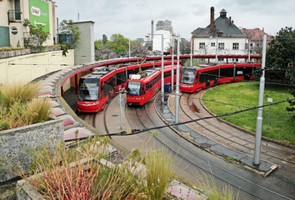 A Pozsonyi Közlekedési Vállalat villamosvezetőket keres. Diákok jelentkezését is várják