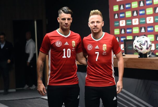 Új mezben a stadionavatón és Wales ellen – bemutatták a magyar labdarúgó válogatott új mezét
