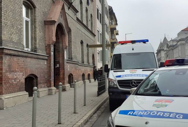 Késelés történt egy győri iskolában