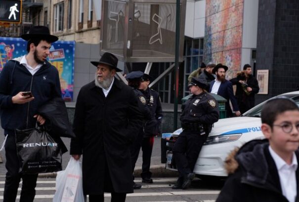 Növelik a rendőri jelenlétet New York zsidó negyedeiben