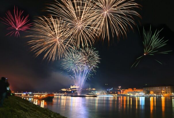 Pozsony városa hagyományos tűzijátékkal köszönti a 2020-as évet