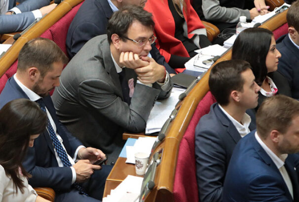 Az ukrán parlament egy évvel meghosszabbította a szakadár területek különleges státusát