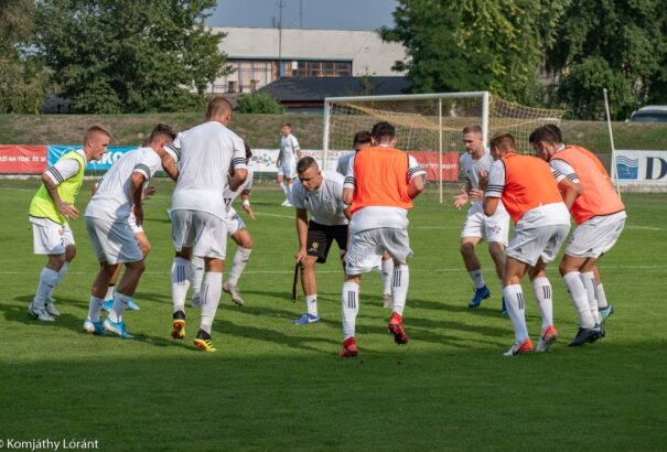 Megkezdődik a felkészülés a Komáromi FC-nél, Fortuna Ligás csapattal is megmérkőznek – Íme a menetrend