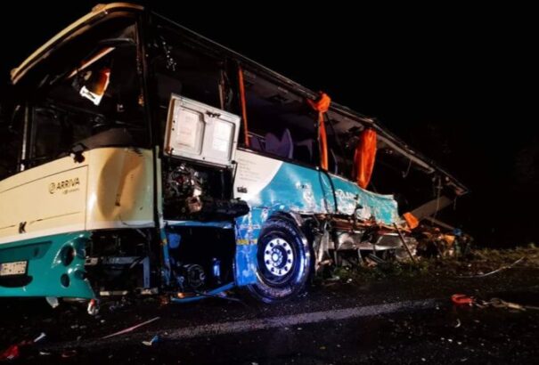 Az Arriva fejenként kétezer eurót ajándékozott a nyitrai buszbaleset áldozatainak