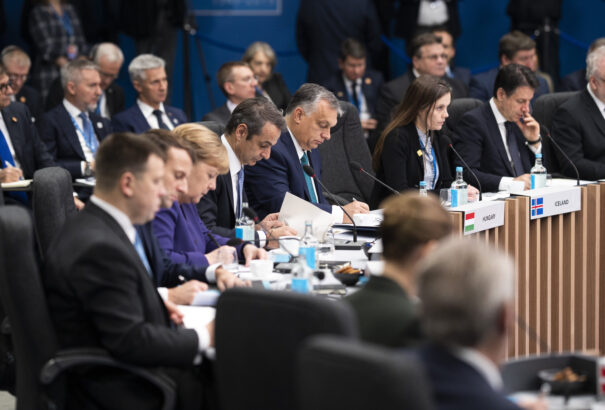 Orbán: a NATO végre kimondta, hogy a tömeges migráció biztonsági kihívást jelent