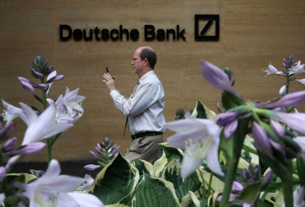 Nagy elbocsájtások: A vezető bankok mintegy 80-ezer munkahelyet szüntetnek meg