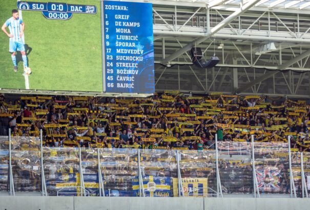 Szombaton Slovan-DAC, 1100 sárga-kék szurkoló válthat jegyet a derbire