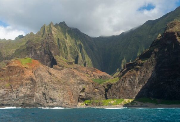 Lezuhant egy helikopter Hawaiin, legalább hatan életüket vesztették