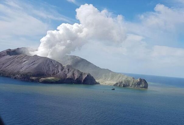 Tizenkilencre emelkedett az új-zélandi vulkánkitörés halálos áldozatainak száma