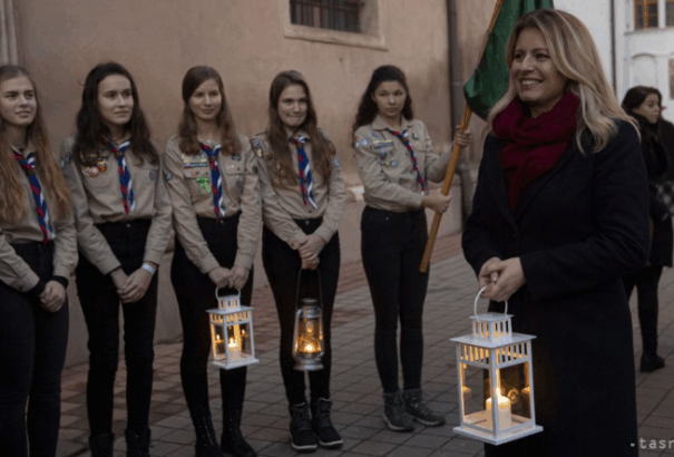 Megérkezett a Betlehemi Békeláng az elnöki palotába