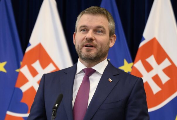 Pellegrini kampányra is használta újévi köszöntőjét, fényezte a kormányt, közvetve kritizálta az ellenzéket