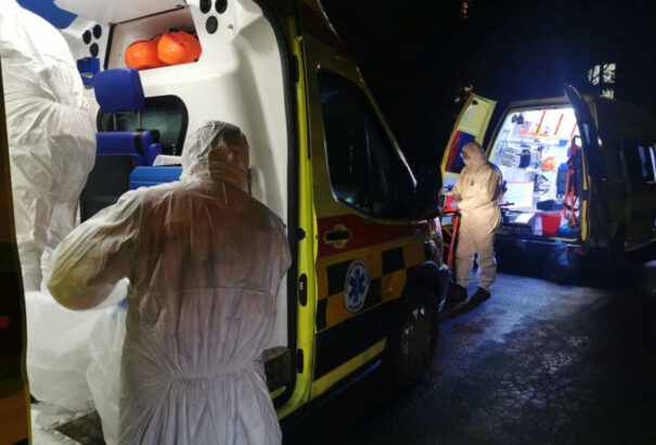 Koronavírus gyanújával szállítottak két szlovák férfit a turócszentmártoni kórházba