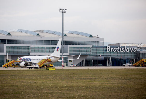 11 napra bezárják a pozsonyi repülőteret