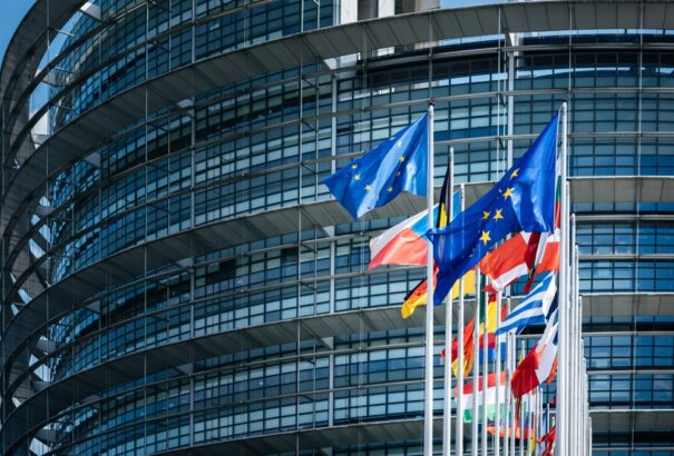 Az EP boszorkányüldözése a pénzről szól, nem a jogállamiságról (Körkép-elemzés)