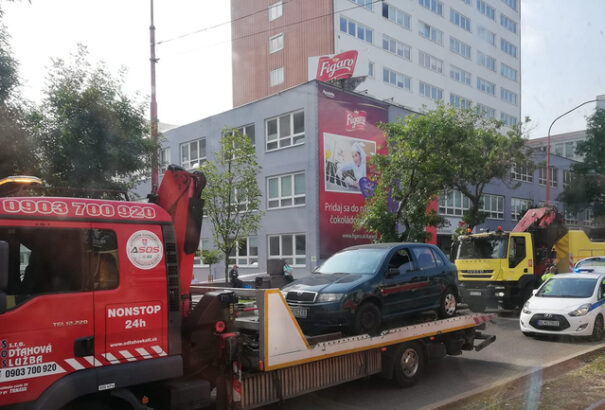 A fővárosban február elejétől a Pozsonyi Közlekedési Vállalat fogja biztosítani az autók elvontatását