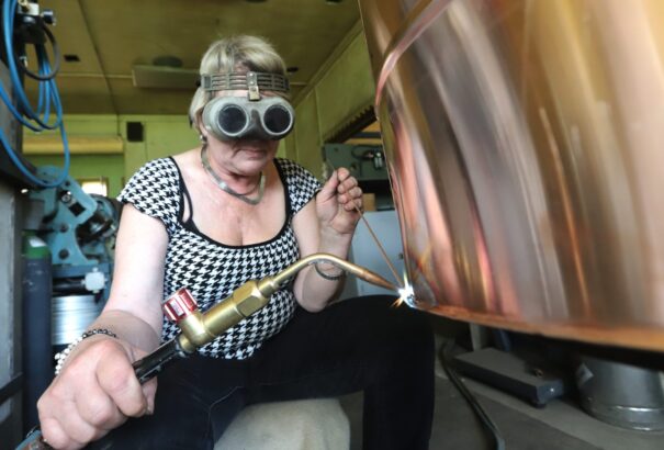 Már a család is segítheti az egyszemélyes kft-t – Nem minősül illegális foglakoztatásnak