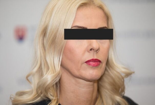 Felfüggesztették Jankovskát