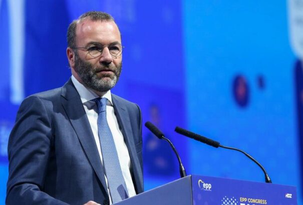 Manfred Weber az uniós csúcs elé vinné a magyar demokrácia ügyét