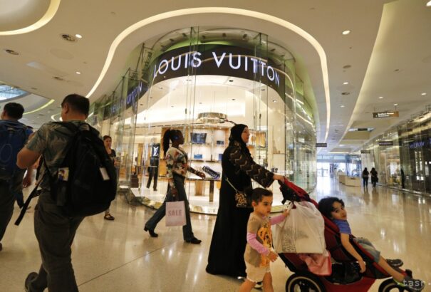 Libanoni gazdasági válság: az emberek nem bíznak a bankokban, ezért ékszerekbe, autókba és festményekbe fektetik a pénzüket