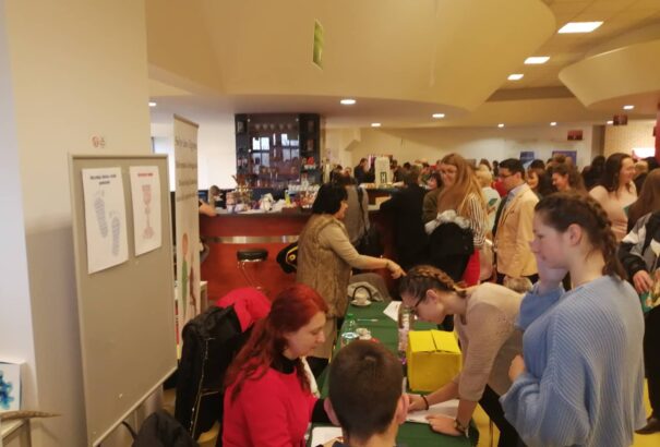 Közel ezer érdeklődő a Selye János Egyetem Nyílt Napján