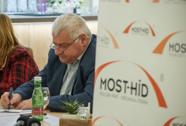 Érsek még a választások előtt sietve aláírná a 300 millió eurós vasútfejlesztési projektet