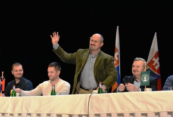 Kotleba míting ellentüntetéssel Rimaszombatban – Képekkel