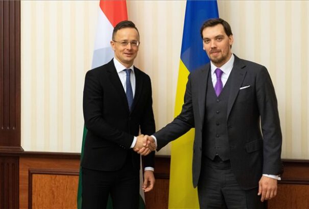 Szijjártó: Magyarország javaslatot tett az ukrajnai magyar nyelvű oktatási helyzet megoldására