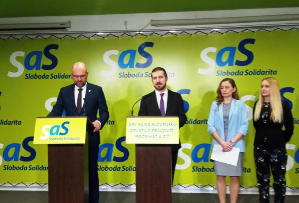 „A Beneš-dekrétumok kérdését már rég rendezhettük volna”: Az SaS bemutatta nemzetiségi programját – Filip Mónikát kérdeztük