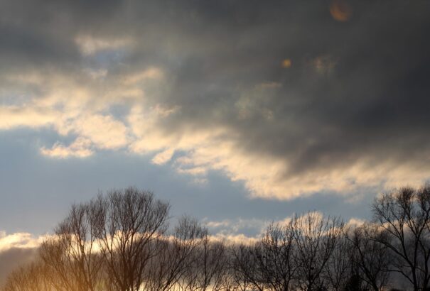 Változékony, szeles idő várható