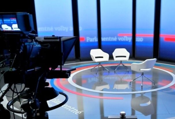 Választás 2020: Az RTVS hétfőtől kezdi sugározni a politikai pártok vezetőivel készített interjúkat