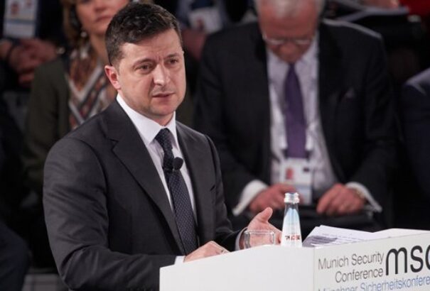 Zelenszkij szerint a béke feltétele Ukrajnában a megszállt területek visszaadása