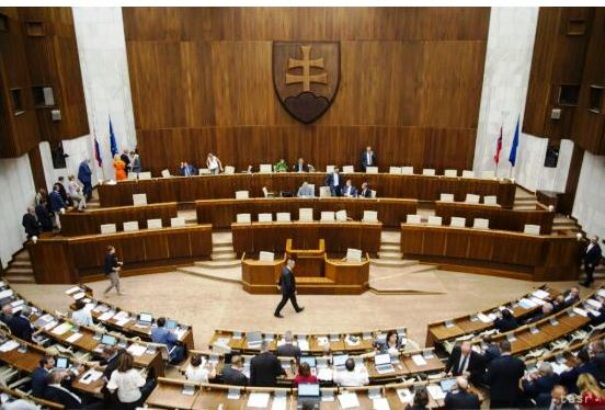 Actly felmérés (RTVS): Az SaS, az MKÖ, a Most, Drucker és Harabin is parlamenten kívül