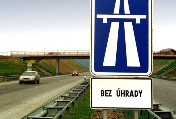 A kormány jóváhagyta az autópályamatricák megszüntetését is