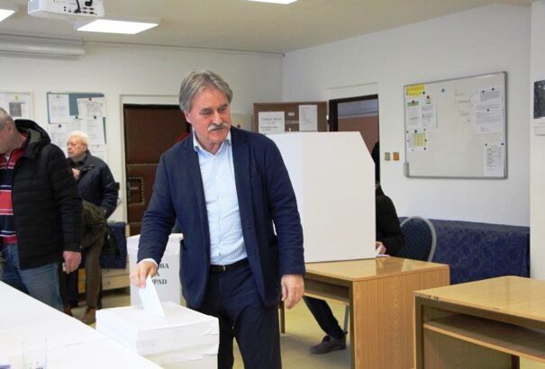 Így szavaztak az MKP elnökei és a listavezető – Képekkel