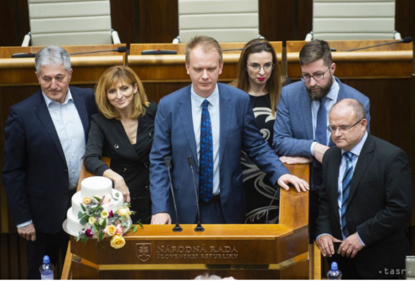 A Beblavý körül csoportosuló képviselők éjszaka is blokkolni fogják a parlamenti ülést