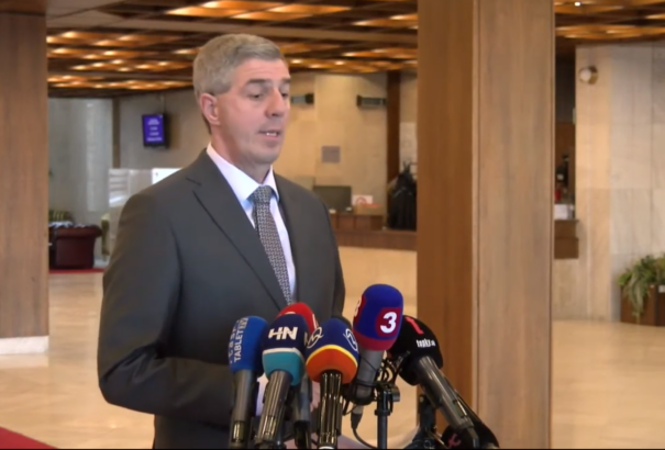 Bugár az utolsó szalmaszálba kapaszkodik: 8 nappal a választások előtt próbál zavart okozni az MKP-s körökben