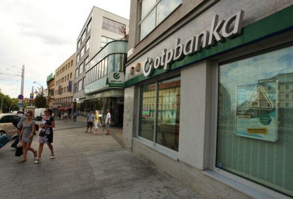 Már sejteni lehet, kik vásárolják fel a szlovákiai OTP-t