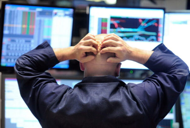 A koronavírussal együtt terjed a gazdasági pánik is – zuhannak a részvény- és olajárak