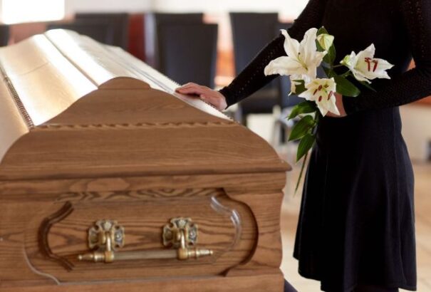 Az új házasság megkötése után megszűnik a jogosultság az özvegyi nyugdíjra