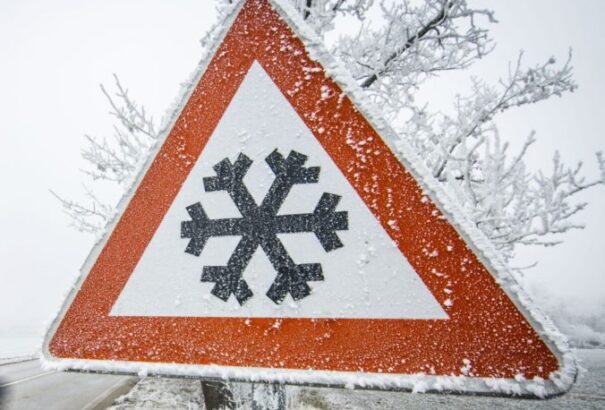 Akár 20-30 centi hó is várható az éjszaka