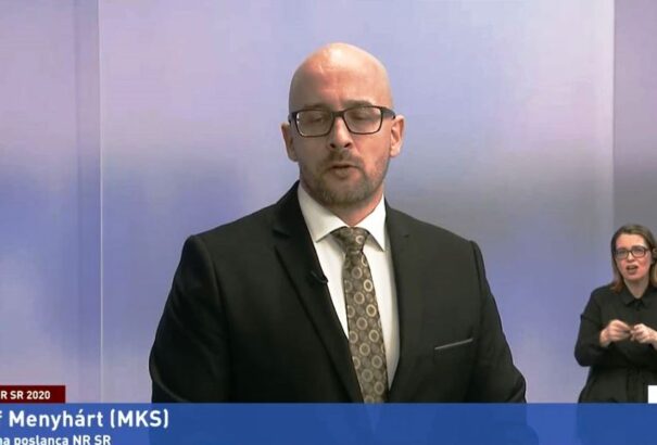 Mosdassátok csak, azért vagytok!