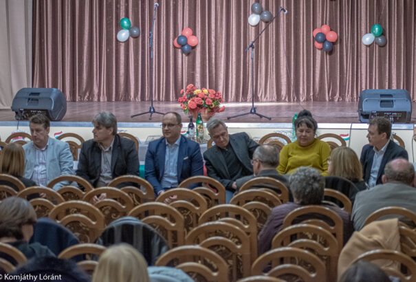 A félmilliós kérdés: Miért nem tud tíz éve bejutni a parlamentbe az MKP? – MKÖ-s fórumon jártunk