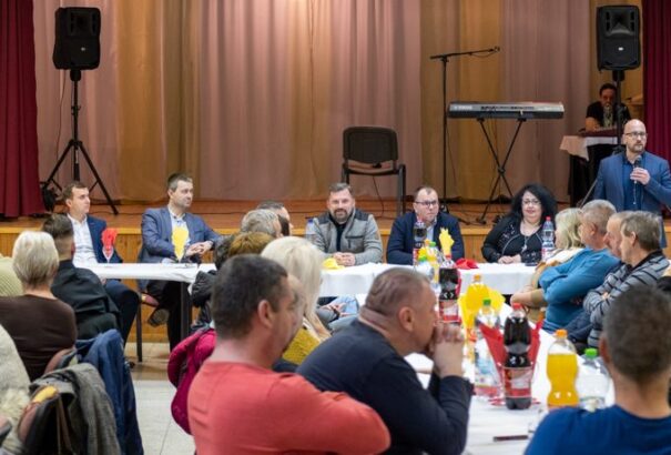 Bal- és jobbközép értékrend, migráció és a most-híd stratégiája – ezek is szóba kerültek az MKÖ nagymadi fórumán