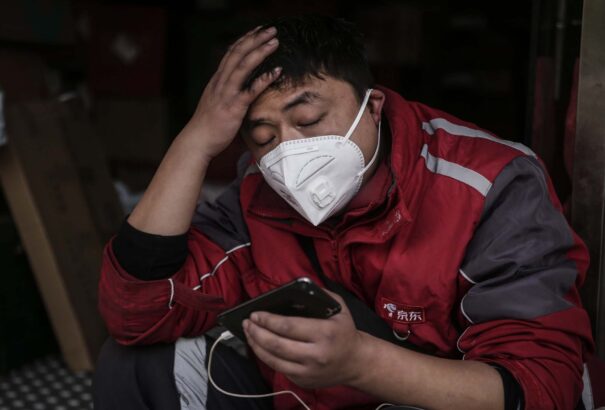 Koronavírus: A WHO már nem csak a járványtól tart, hanem a globális hisztériától is