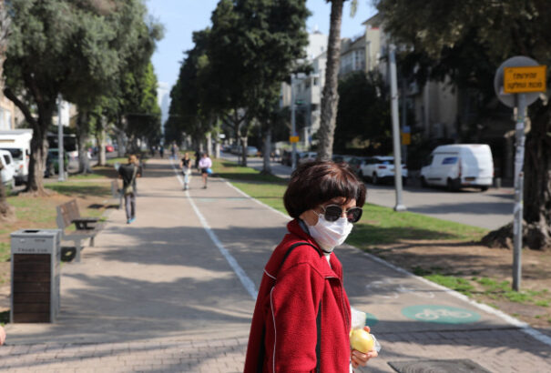 Koronavírus: Szinte teljes kijárási tilalom lép életbe Izraelben