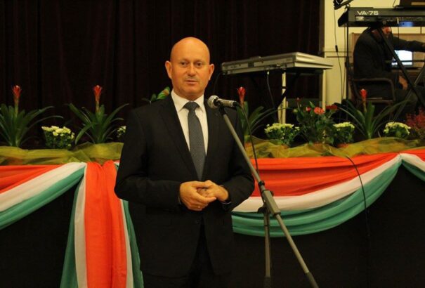 Március 15.: „…nem egymás ellen kell küzdenünk – tartozzunk bármelyik nemzethez, sorsunkat nem nehezíthetjük kicsinyes torzsalkodásokkal!” – Fenes Iván