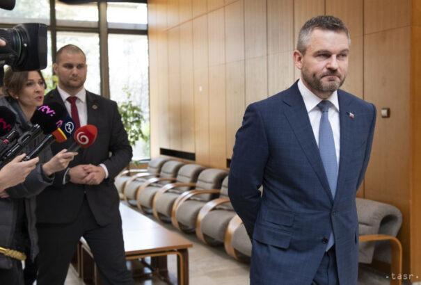 Pellegrini szerint hétvégére megérkeznek a szájmaszkok