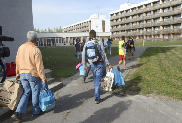 Már 155-en vannak a bősi karanténközpontban