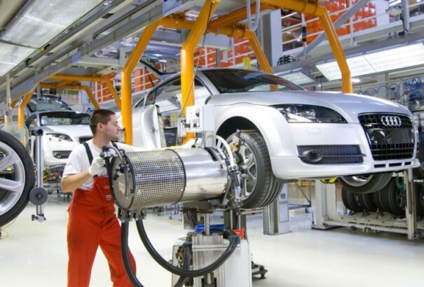 Koronavírus – A tervek szerint hétfőn leáll a termelés a győri Audi gyárban is