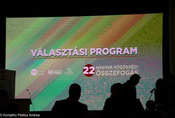 A magyar térfélen is hullanak a fejek: ma lemondhat az MKP vezetősége